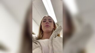 Jennaxx bathroom vibrator